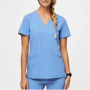 Figs scrub top